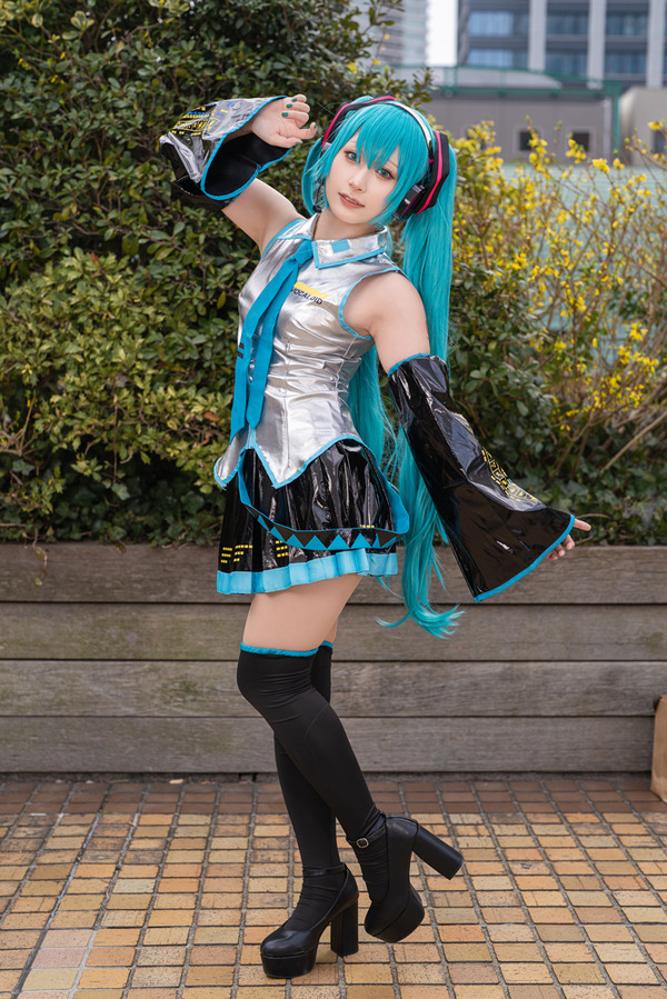 [كوسبلاي] "Mikumiku Nishiteyanyo" الطبقة المميزة Chikurin وآخرون يعيدون إنشاء Hatsune Miku بأوضاع جميلة! [9 صور] الصورة الثانية/الصورة