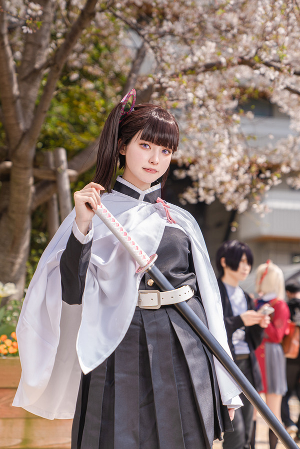 [كوسبلاي] كاناو من "قاتل الشياطين: Kimetsu no Yaiba" الذي يقف تحت أزهار الكرز جميل مثل الزهرة! ! الطبقة المميزة Kichipiyo [8 صور] الصورة/الصورة الثانية