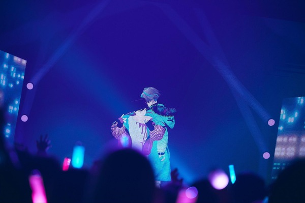 "رفيق الرجال" و Zepp Yokohama إلى حماس الحماس
