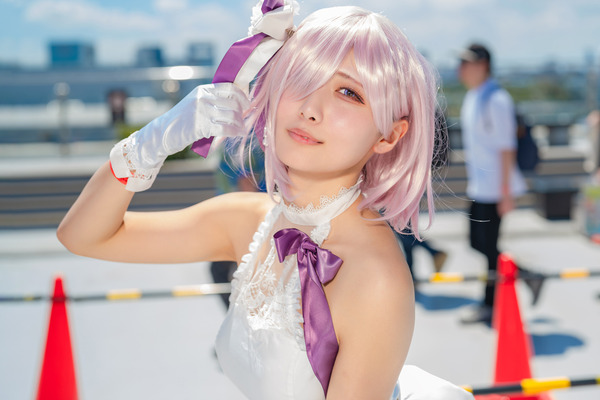 [كوسبلاي] فستان "FGO" Mash الأبيض النقي يبدو جميلًا أمام السماء الزرقاء! الطبقة المميزة: ميتسوكي [9 صور]