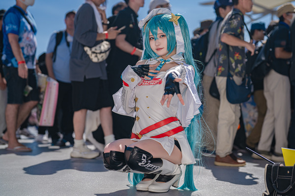 [Cosplay] Racing Miku لا يزال إله! يظهر مبول الطبقة الشعبية تكلفة 2023Ver.