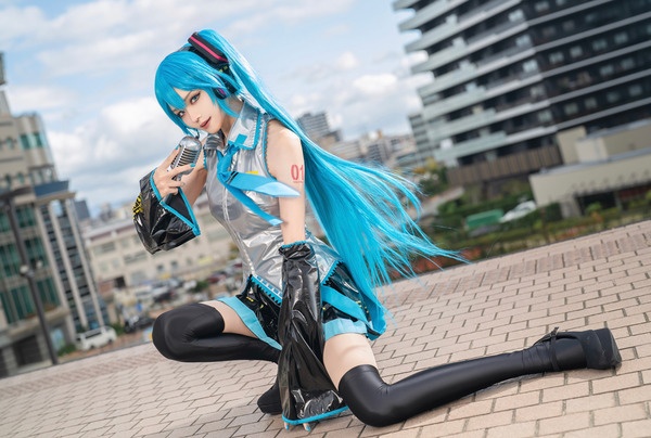 [cosplay] لطيف ولكن "holomen" إلى God Style Hatsune Miku ، "Nijisanji" Elilla Pendra "Acosta!@Fukuoka Paypay Dome"