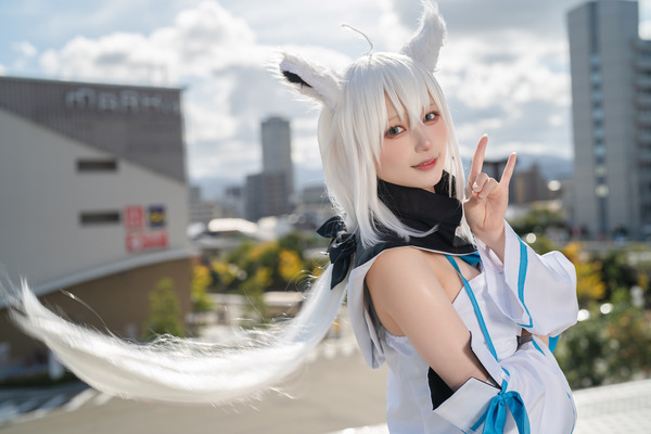 [Cosplay] Horo Live "Shirakami Fubuki" ذيل Mofumofu وآذان الثعلب لطيف! طبقة شعبية Tsukiumi tsukune [9 صور] الصورة / الصورة الثامنة