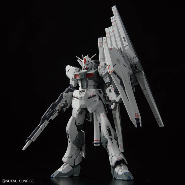 Gunpla محدودة "ν Gundam (Farstrot Color Ver.)" الآن معروض للبيع! الصورة / الصورة الخامسة تدرك وضعية أكثر ديناميكية مع مفصل كتف ومفصل بطني مبني