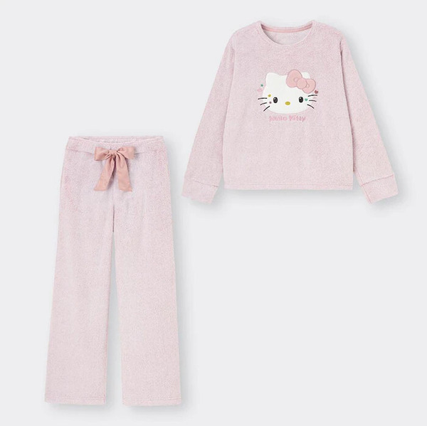 تم إصدار منتجات التعاون من "Hello Kitty" X "GU"! الصورة الرابعة / صورة ارتداء غرفة تعبر عن "عيون كيتي النظر إلى المستقبل"