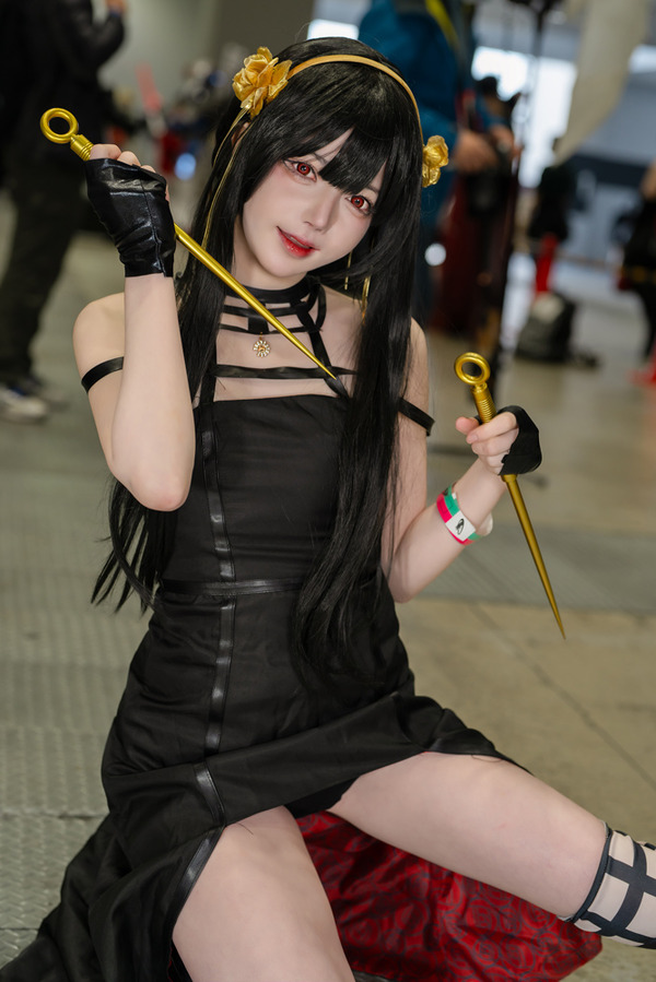 [تأثيري] هذه هي الإثارة الحقيقية لـ Comiket! 7 طبقات لشخصيات أنمي عالية الجودة من Yor-san إلى Haruhi إلى Emilia [35 صورة] الصورة/الصورة الخامسة