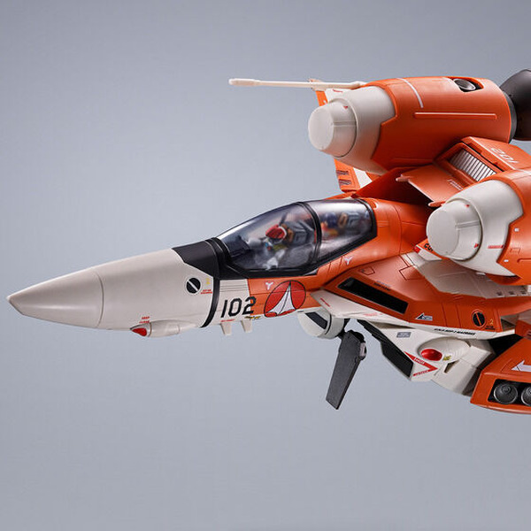 من إصدار الفيلم "Macross" ، "VT-1 Super النعام" ثلاثية الأبعاد مع DX Superboy! يمكن تشويه الصورة / الصورة الأولى إلى "نموذج الجريشي" الذي لم يتم رسمه في المسرحية