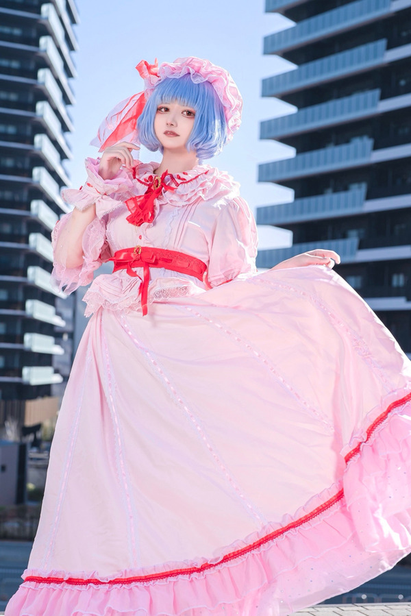 [Cosplay] "Stage" أسلوب طبقة Kurisu ملائمة وأنيمي هو أنيمي ... Remilia &amp; Misuzu's "Touhou" Museum Master 