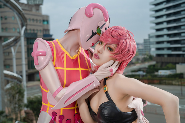 هذه هي التجربة الذهبية للكوسبلاي! المزيج المتناغم لـ "Jojo" Trish and Spice Girl مختلف تمامًا