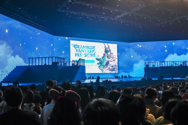 حقق "مهرجان Granblue 2024" نجاحًا كبيرًا، بدءًا من مواقع التصوير حيث يمكنك الانغماس في مشهد العالم إلى مناطق الجذب الشهيرة ذات الطوابير الطويلة [تقرير مصور] الصورة/الصورة الثالثة