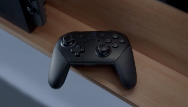 يُظهر مقطع فيديو "Nintendo Switch" ما يبدو وكأنه وحدة تحكم PRO جديدة...تم تغيير ترتيب العصا في الصورة/الصورة الأولى