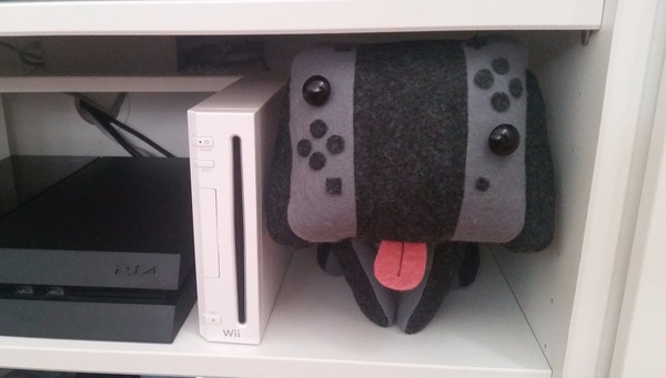 يبدو مثل كلب؟ وحدة التحكم "Nintendo Switch" هو حيوان لطيف محشو! الصورة الخامسة / الصورة