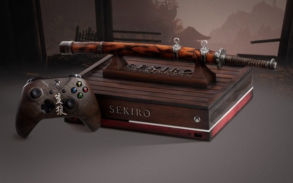 تبا... "SEKIRO" تقام حملة هدايا لطراز XB1 الرائع المصمم على شكل سيف في الخارج.