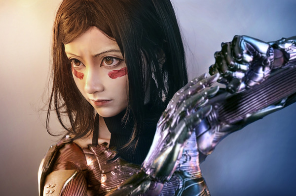 [cosplay] "alita" طبقة fofo مع 1.75 مليون متابع في Big Boom "Tiktok"