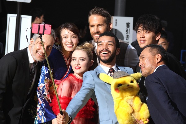 Ryan Reynolds 'Nama "Shinkika ~" متاح أيضًا! "البرق الصفراء السجادة" الملونة Shinjuku Kabukicho World Premier Report